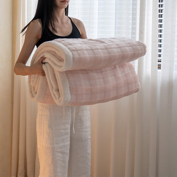 宜派家纺 2025新款A类云朵绒玉兔绒单毛毯 牡丹粉