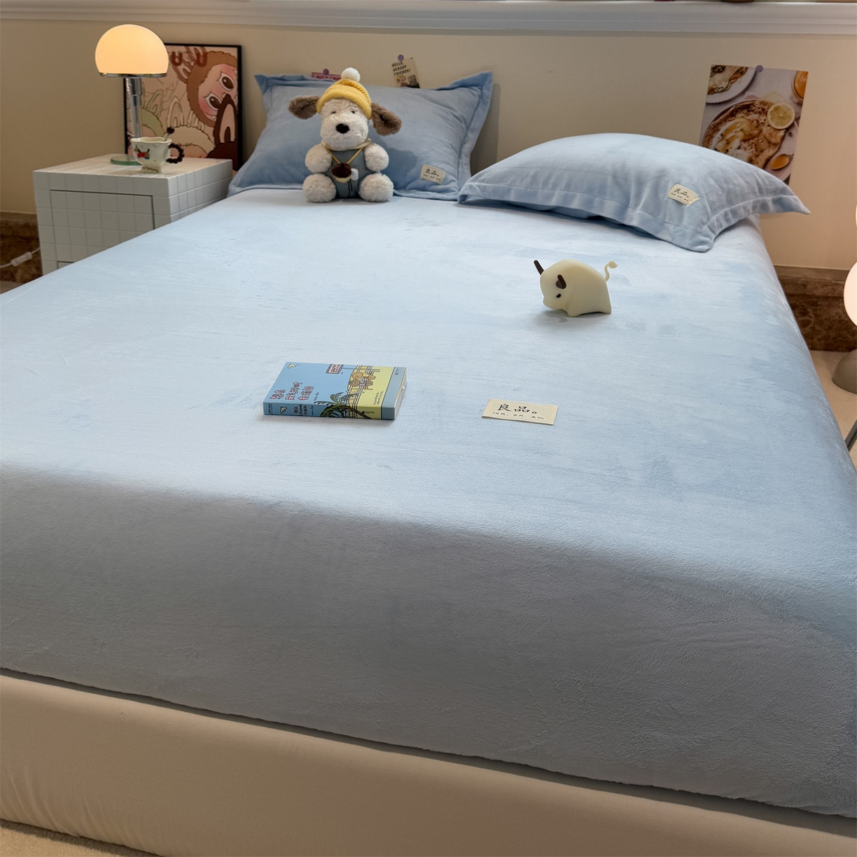 91家纺网 家纺一手货源 找家纺 857家居 2025新款高克重牛奶绒床单床笠系列 良品-天空蓝