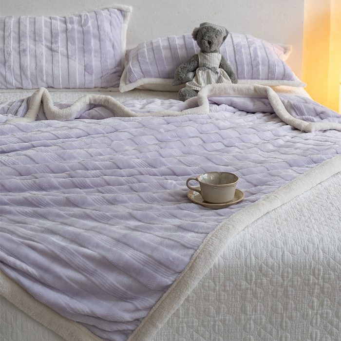 91家纺网 家纺一手货源 找家纺 宜派家纺 2025新款A类云朵绒玉兔绒单毛毯 丁香紫