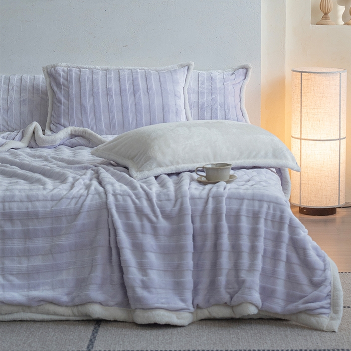 91家纺网 家纺一手货源 找家纺 宜派家纺 2025新款A类云朵绒玉兔绒单毛毯 丁香紫