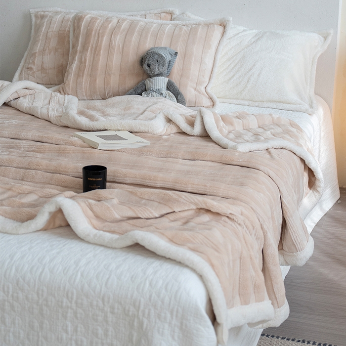 91家纺网 家纺一手货源 找家纺 宜派家纺 2025新款A类云朵绒玉兔绒单毛毯 卡其棕