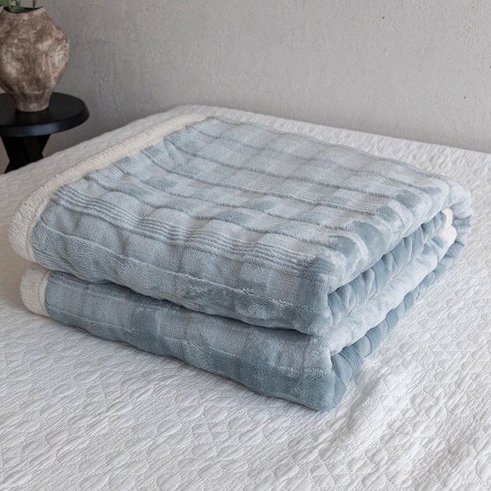 91家纺网 家纺一手货源 找家纺 宜派家纺 2025新款A类云朵绒玉兔绒单毛毯 迷雾蓝