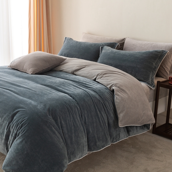 91家纺网 家纺一手货源 找家纺 ONE TWO ONE 121 新品【婴儿绒四件套】2025毛毯被子四件套单件被套单件枕套珊瑚绒牛奶绒冬被法兰绒兔毛绒The one 神秘灰-浅灰