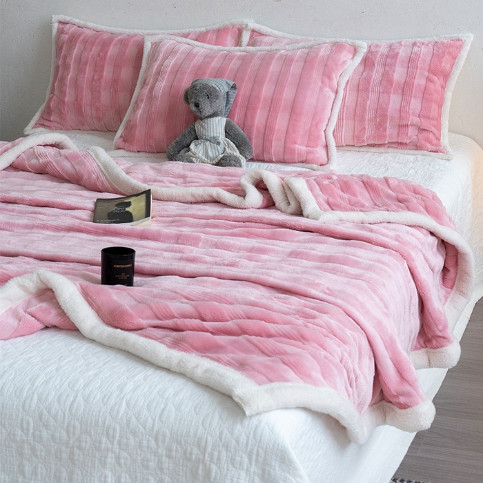 91家纺网 家纺一手货源 找家纺 宜派家纺 2025新款A类云朵绒玉兔绒单毛毯 樱桃红