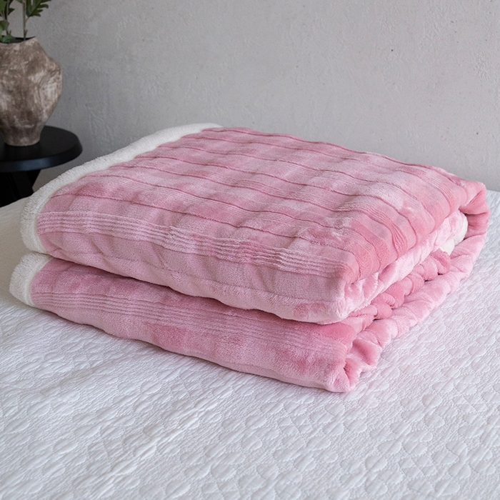 91家纺网 家纺一手货源 找家纺 宜派家纺 2025新款A类云朵绒玉兔绒单毛毯 樱桃红