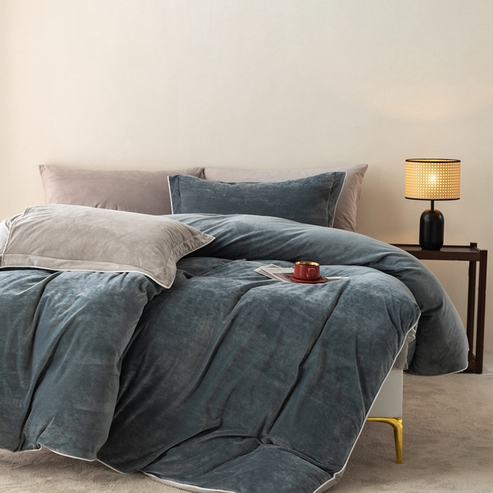 91家纺网 家纺一手货源 找家纺 ONE TWO ONE 121 新品【婴儿绒四件套】2025毛毯被子四件套单件被套单件枕套珊瑚绒牛奶绒冬被法兰绒兔毛绒The one 神秘灰-浅灰