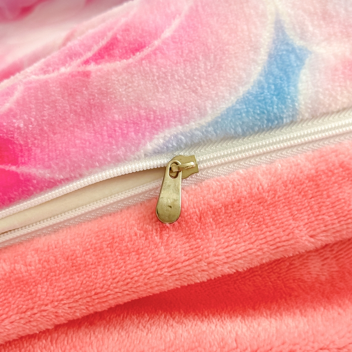 91家纺网 家纺一手货源 找家纺 首选家纺 2025新款直播热款双层蕾丝花边牛奶绒印花床盖四件套床盖单件三件套 蓝色花海