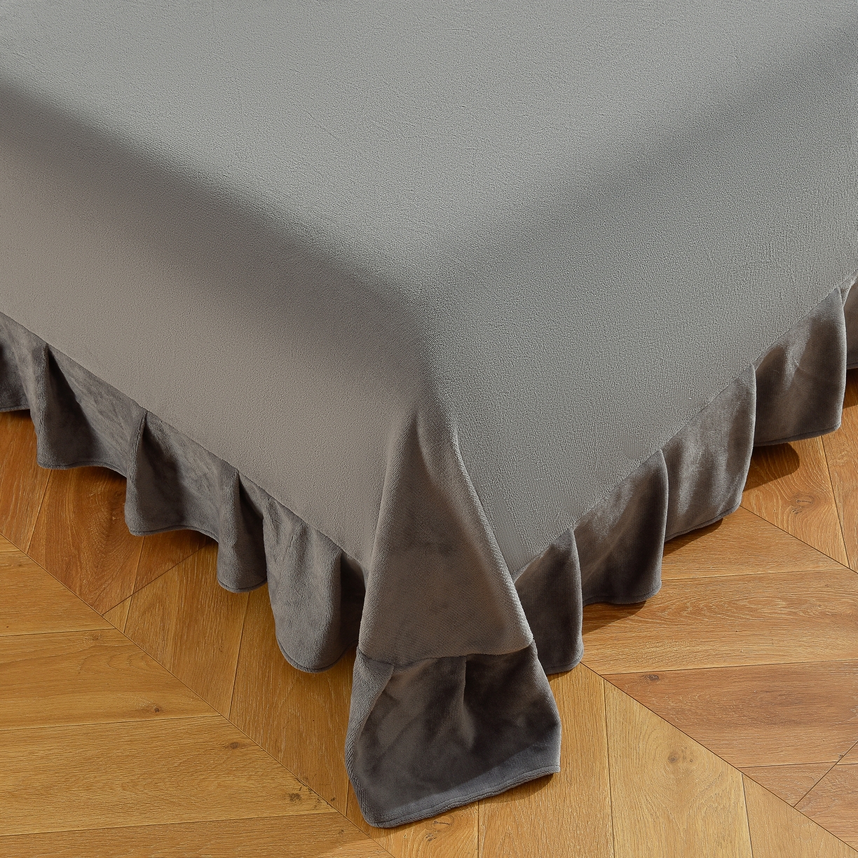 91家纺网 家纺一手货源 找家纺 同田家纺 2025新款A类羊羊绒牛奶绒印花四件套 条纹-灰