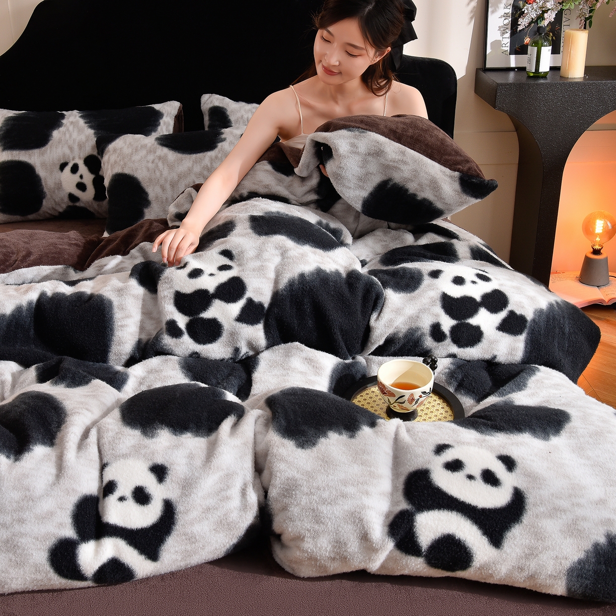 91家纺网 家纺一手货源 找家纺 同田家纺 2025新款A类羊羊绒牛奶绒印花四件套 熊猫