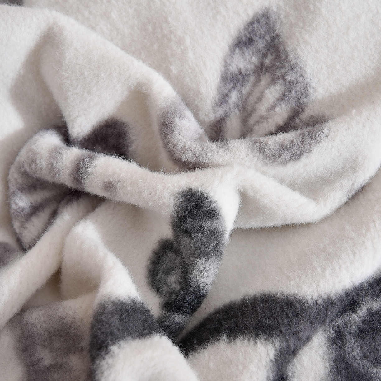 91家纺网 家纺一手货源 找家纺 同田家纺 2025新款A类羊羊绒牛奶绒印花四件套 香蝶