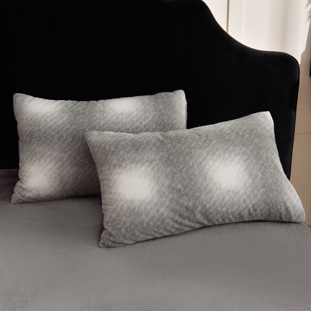 91家纺网 家纺一手货源 找家纺 同田家纺 2025新款A类羊羊绒牛奶绒印花四件套 灰格