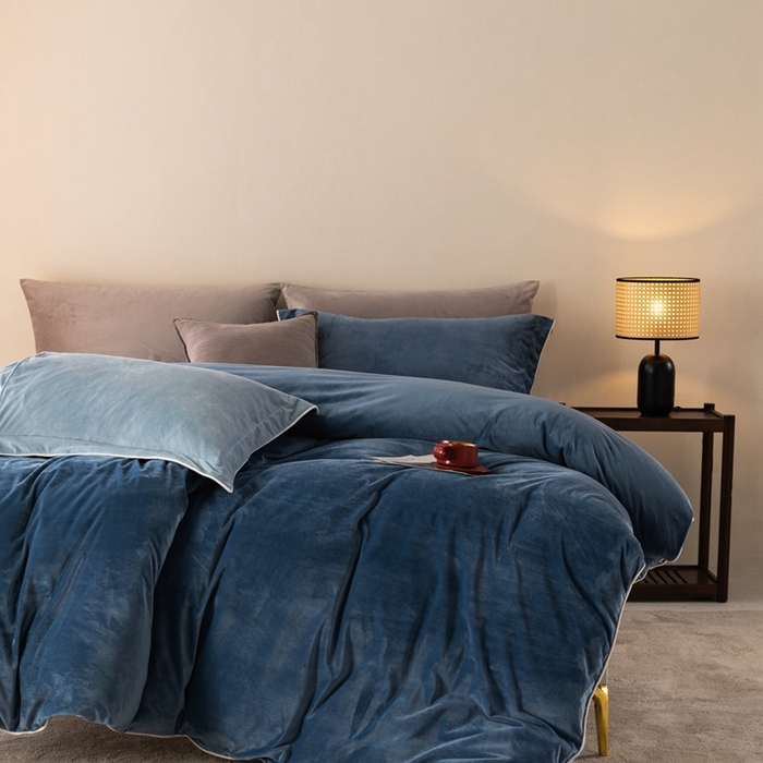 91家纺网 家纺一手货源 找家纺 ONE TWO ONE 121 新品【婴儿绒四件套】2025毛毯被子四件套单件被套单件枕套珊瑚绒牛奶绒冬被法兰绒兔毛绒The one 雾兰-浅蓝