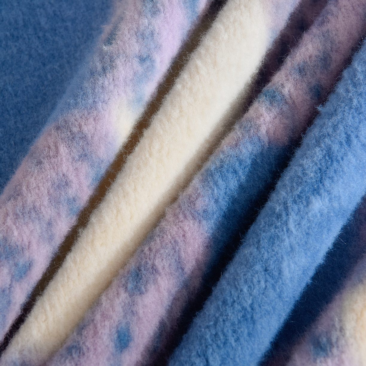 91家纺网 家纺一手货源 找家纺 同田家纺 2025新款A类羊羊绒牛奶绒印花四件套 蓝格