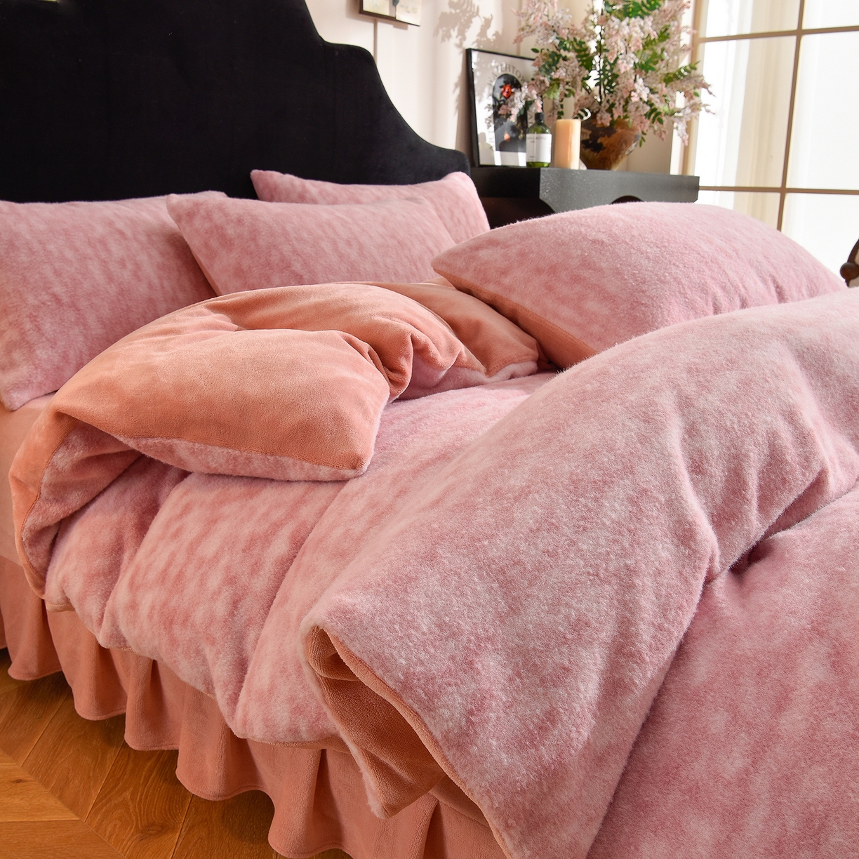 91家纺网 家纺一手货源 找家纺 同田家纺 2025新款A类羊羊绒牛奶绒印花四件套 伊莉莎-粉