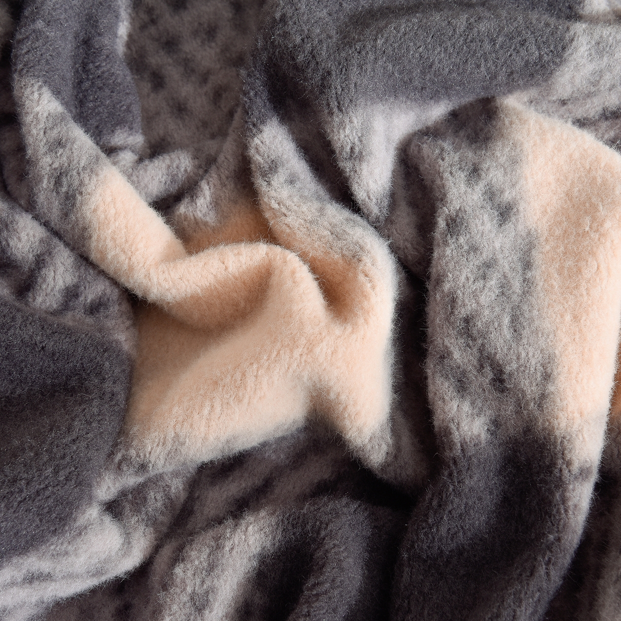 91家纺网 家纺一手货源 找家纺 同田家纺 2025新款A类羊羊绒牛奶绒印花四件套 咖啡格