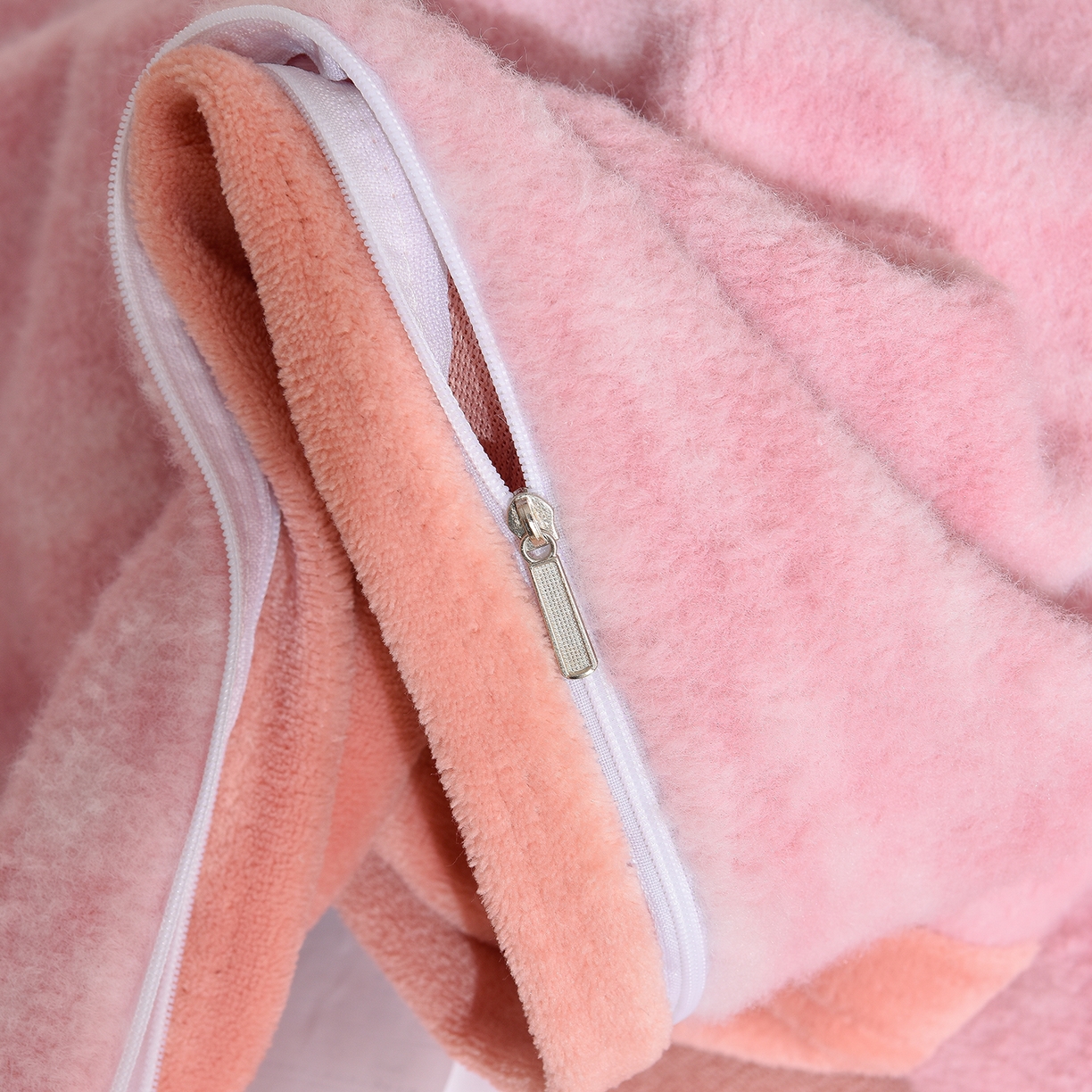 91家纺网 家纺一手货源 找家纺 同田家纺 2025新款A类羊羊绒牛奶绒印花四件套 伊莉莎-粉