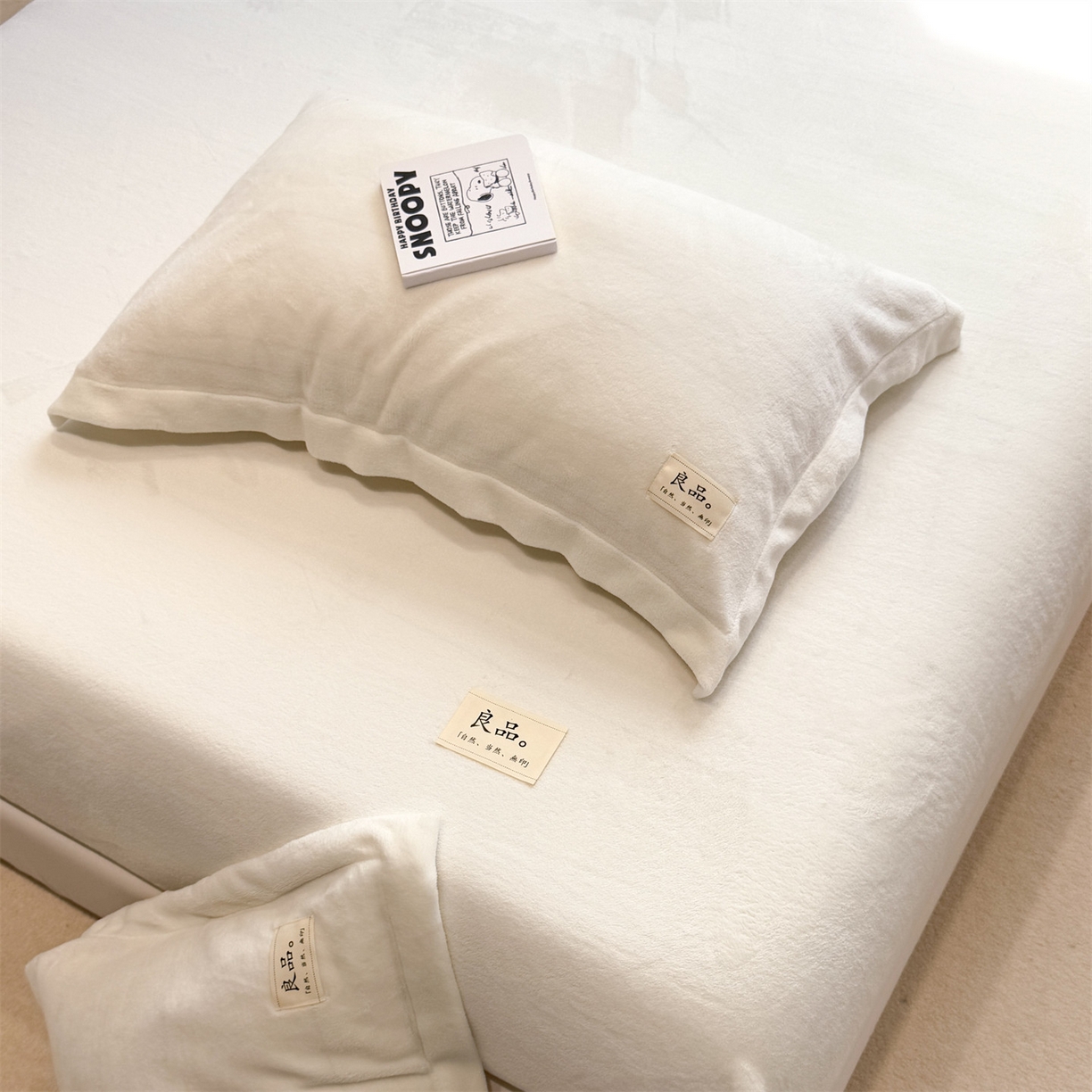 91家纺网 家纺一手货源 找家纺 857家居 2025新款高克重牛奶绒床单床笠系列 良品-雪白