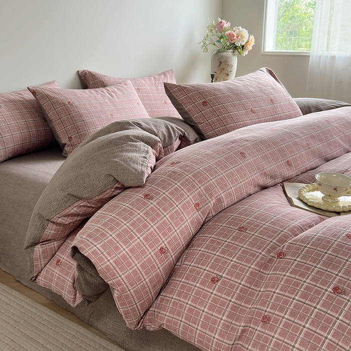 91家纺网 家纺一手货源 找家纺 卢赛尔 2025新品加厚130g高克重复古风原麻印花四件套单被套 红颜