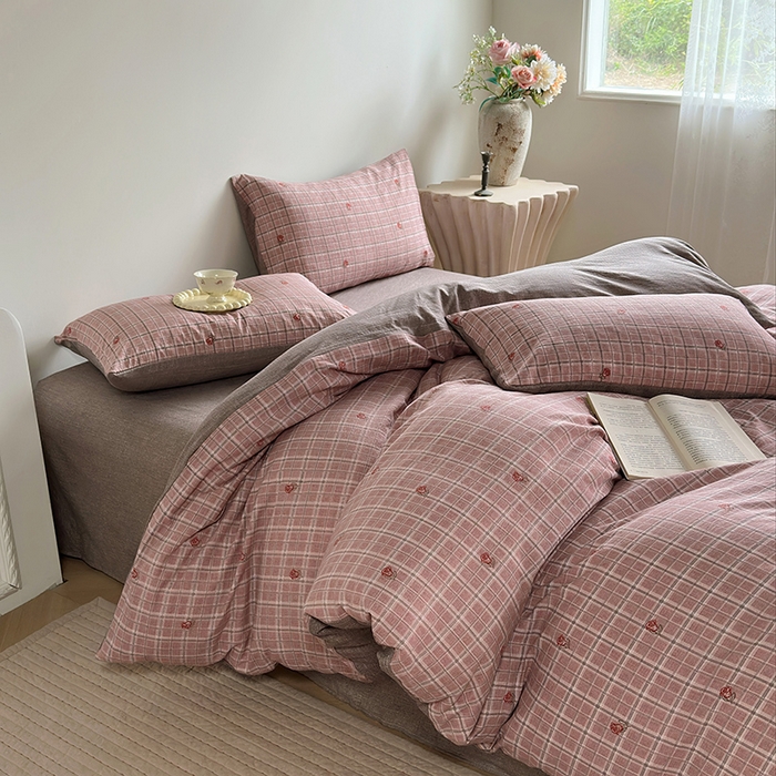 91家纺网 家纺一手货源 找家纺 卢赛尔 2025新品加厚130g高克重复古风原麻印花四件套单被套 红颜