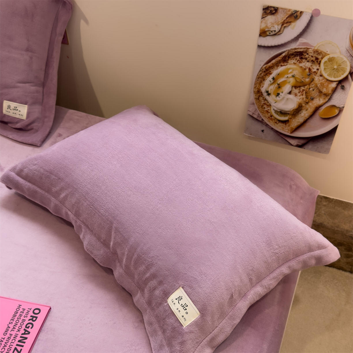 91家纺网 家纺一手货源 找家纺 857家居 2025新款高克重牛奶绒床单床笠系列 良品-薰衣草紫