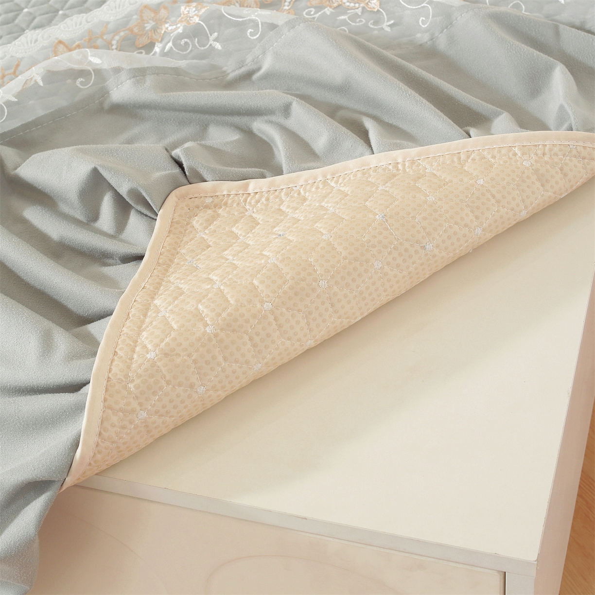 91家纺网 家纺一手货源 找家纺 共鸣沙发垫 2025新款羊毛尼茶几垫-星语 羊毛尼灰色