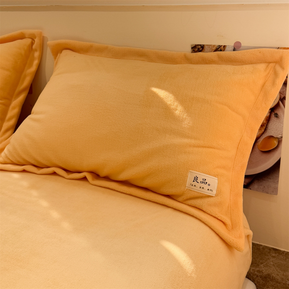 91家纺网 家纺一手货源 找家纺 857家居 2025新款高克重牛奶绒床单床笠系列 良品-亚麻黄