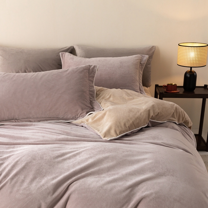 91家纺网 家纺一手货源 找家纺 ONE TWO ONE 121 新品【婴儿绒四件套】2025毛毯被子四件套单件被套单件枕套珊瑚绒牛奶绒冬被法兰绒兔毛绒The one 芋泥-奶咖