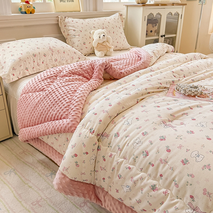 91家纺网 家纺一手货源 找家纺 梦依依 （加微信送买家秀）2025新款40支全棉豆豆被大豆被夏被冬秋被子被芯-风格二 草莓狗