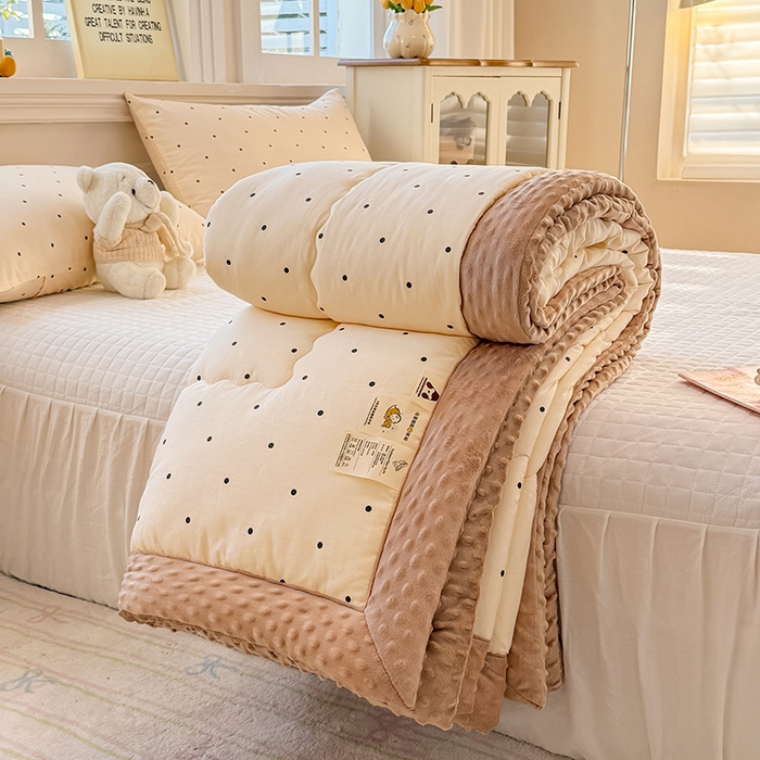 91家纺网 家纺一手货源 找家纺 梦依依 （加微信送买家秀）2025新款40支全棉豆豆被大豆被夏被冬秋被子被芯-风格二 小黑点点-米