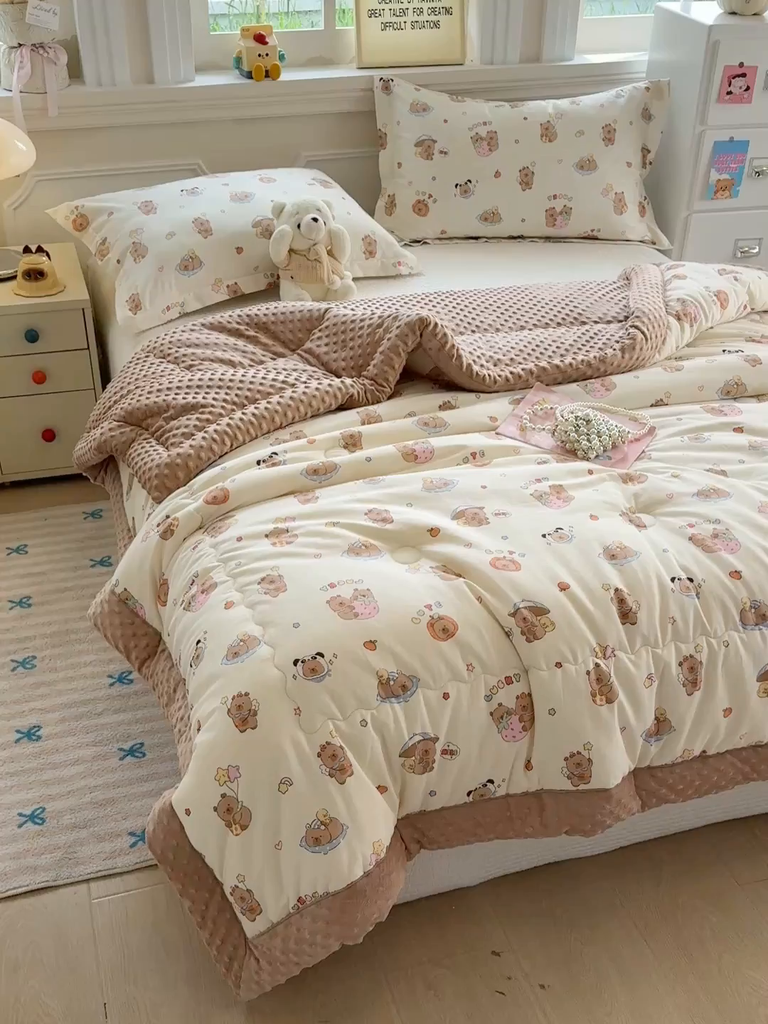 91家纺网 家纺一手货源 找家纺 梦依依 （加微信送买家秀）2025新款40支全棉豆豆被大豆被夏被冬秋被子被芯-风格二 熊猫卡皮