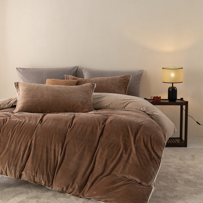 91家纺网 家纺一手货源 找家纺 ONE TWO ONE 121 新品【婴儿绒四件套】2025毛毯被子四件套单件被套单件枕套珊瑚绒牛奶绒冬被法兰绒兔毛绒The one 棕咖-米咖