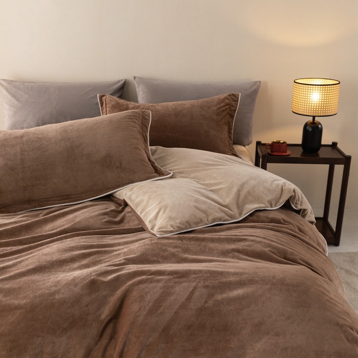 91家纺网 家纺一手货源 找家纺 ONE TWO ONE 121 新品【婴儿绒四件套】2025毛毯被子四件套单件被套单件枕套珊瑚绒牛奶绒冬被法兰绒兔毛绒The one 棕咖-米咖