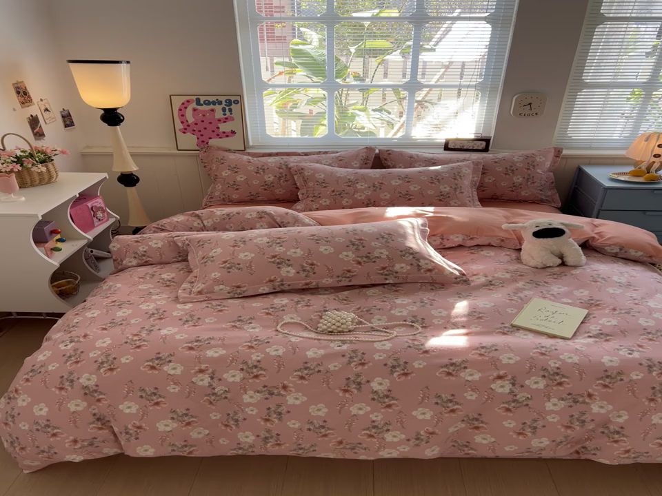 91家纺网 家纺一手货源 找家纺 优选直播新款全棉磨毛喷气印花四件套加厚纯棉三件套（一字绣工艺款）学生三件套 花蕊粉