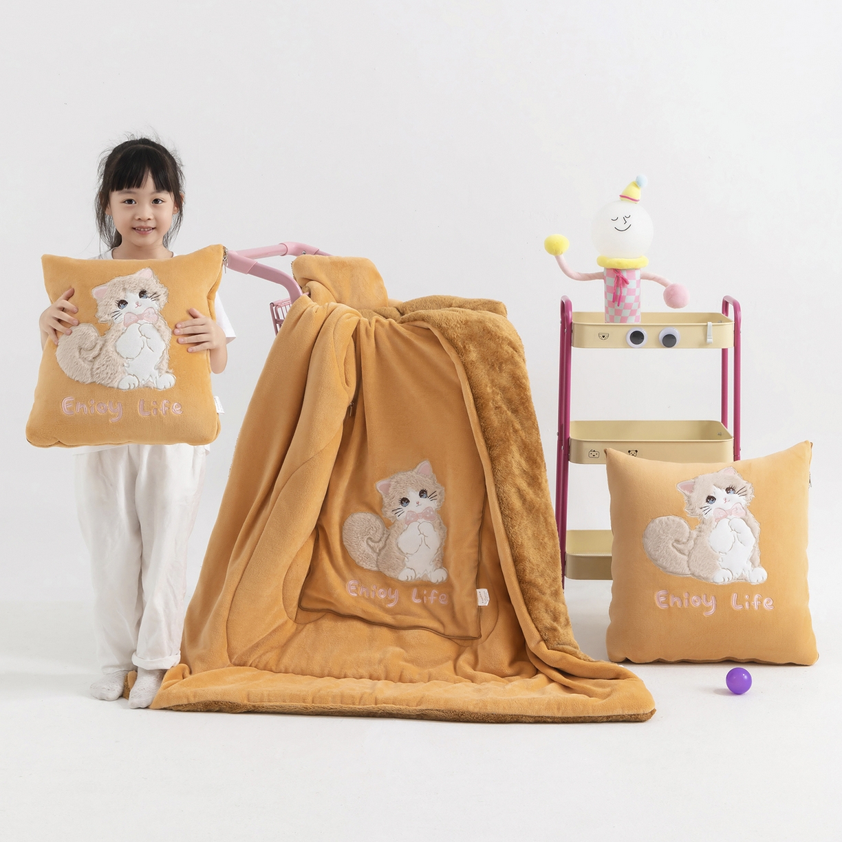 91家纺网 家纺一手货源 找家纺 （总）照世家纺 2025新款牛奶绒抗菌棉多功能抱枕被-布偶猫（P标）（控价是优惠券后不能低于 40的68，45的98, 50的119）