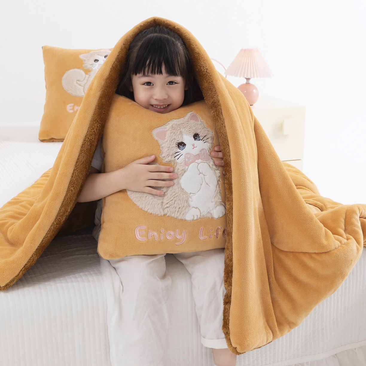 91家纺网 家纺一手货源 找家纺 （总）照世家纺 2025新款牛奶绒抗菌棉多功能抱枕被-布偶猫（P标）（控价是优惠券后不能低于 40的68，45的98, 50的119）