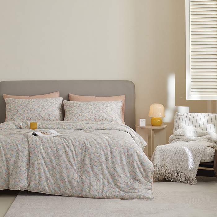 91家纺网 家纺一手货源 找家纺 暖阳 2025新款全棉A类里外贝壳三角针包边冬被被子被芯 柏林梦境绿