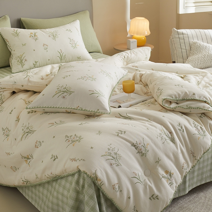 91家纺网 家纺一手货源 找家纺 暖阳 2025新款全棉A类里外贝壳三角针包边冬被被子被芯 花的温存