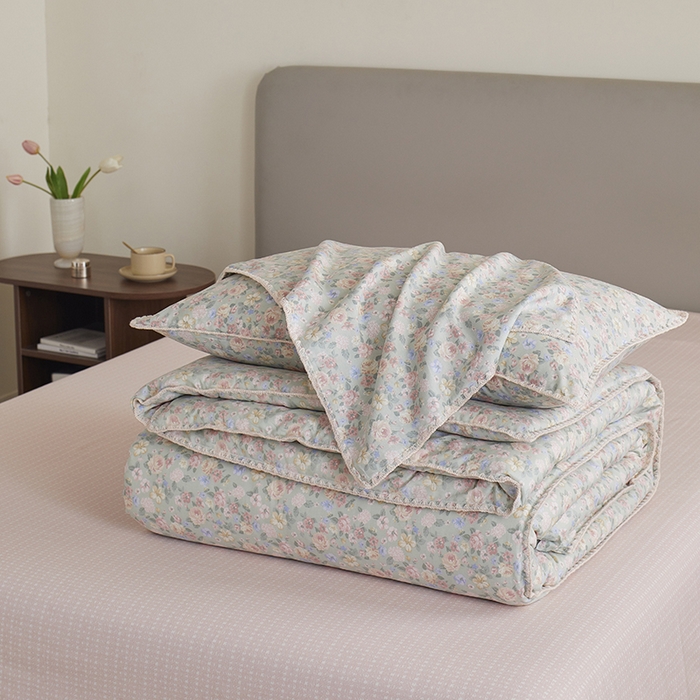 91家纺网 家纺一手货源 找家纺 暖阳 2025新款全棉A类里外贝壳三角针包边冬被被子被芯 柏林梦境绿