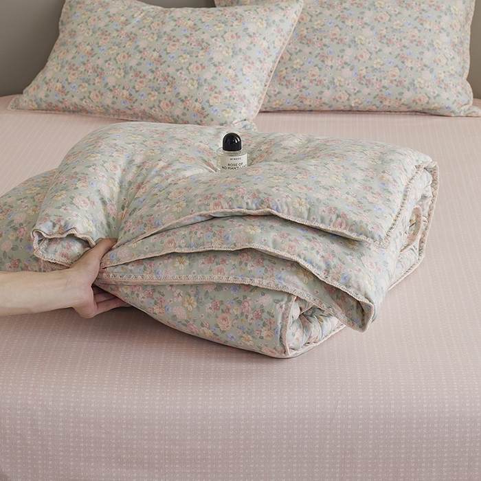 91家纺网 家纺一手货源 找家纺 暖阳 2025新款全棉A类里外贝壳三角针包边冬被被子被芯 柏林梦境绿