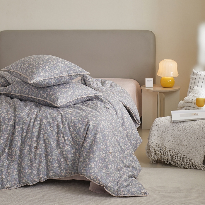 91家纺网 家纺一手货源 找家纺 暖阳 2025新款全棉A类里外贝壳三角针包边冬被被子被芯 银杉之梦