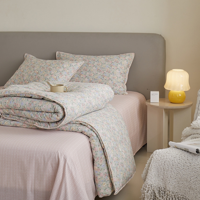 91家纺网 家纺一手货源 找家纺 暖阳 2025新款全棉A类里外贝壳三角针包边冬被被子被芯 柏林梦境绿