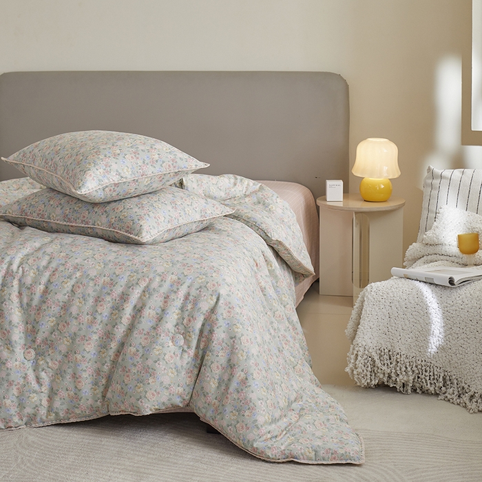 91家纺网 家纺一手货源 找家纺 暖阳 2025新款全棉A类里外贝壳三角针包边冬被被子被芯 柏林梦境绿