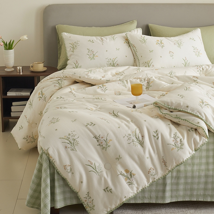 91家纺网 家纺一手货源 找家纺 暖阳 2025新款全棉A类里外贝壳三角针包边冬被被子被芯 花的温存