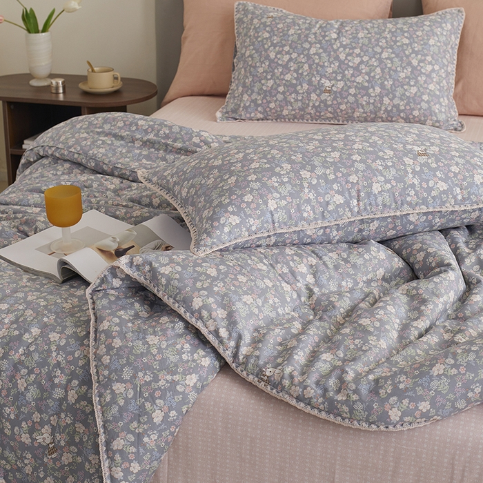 91家纺网 家纺一手货源 找家纺 暖阳 2025新款全棉A类里外贝壳三角针包边冬被被子被芯 银杉之梦