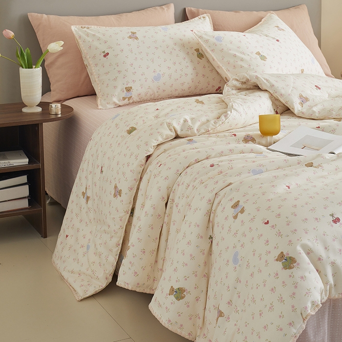 91家纺网 家纺一手货源 找家纺 暖阳 2025新款全棉A类里外贝壳三角针包边冬被被子被芯 小熊慕斯