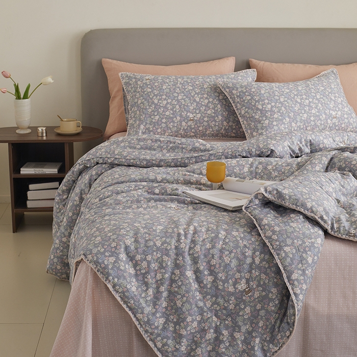 91家纺网 家纺一手货源 找家纺 暖阳 2025新款全棉A类里外贝壳三角针包边冬被被子被芯 银杉之梦