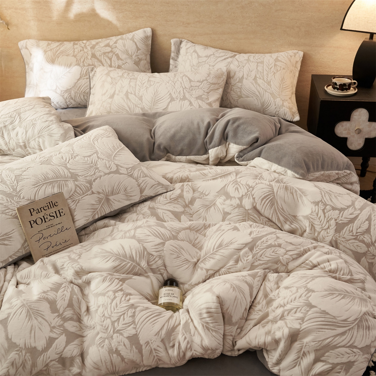 91家纺网 家纺一手货源 找家纺 金鹰 2025新款亲肤烂花牛奶绒四件套牛奶绒四件套 叶影