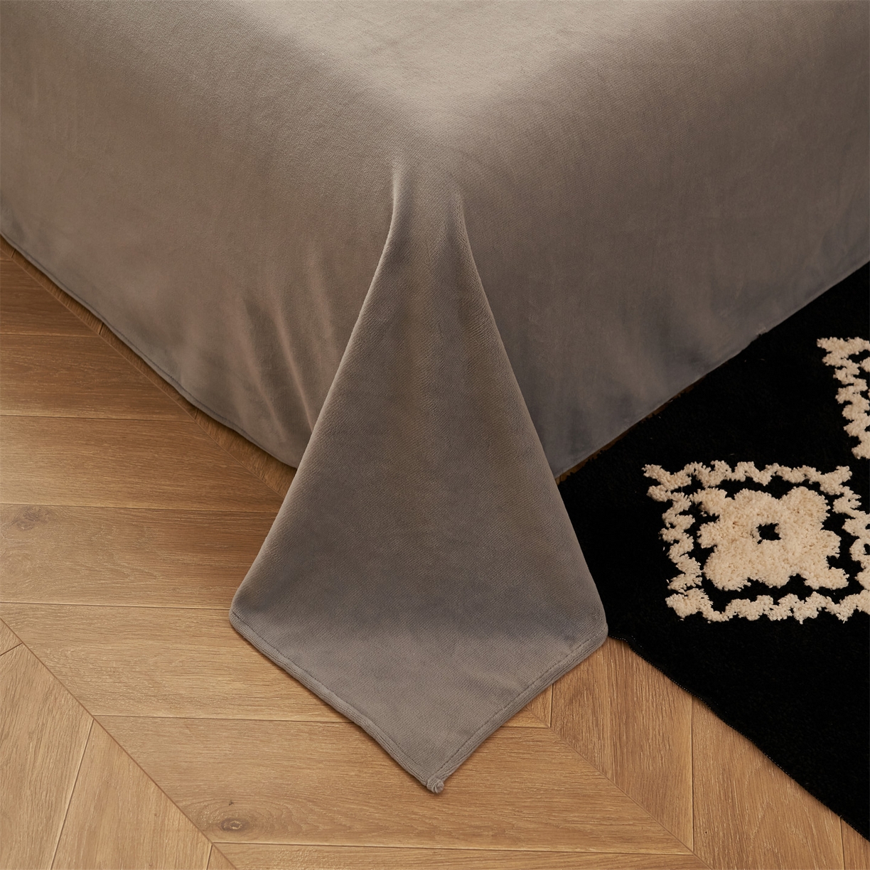 91家纺网 家纺一手货源 找家纺 金鹰 2025新款亲肤烂花牛奶绒四件套牛奶绒四件套 叶影