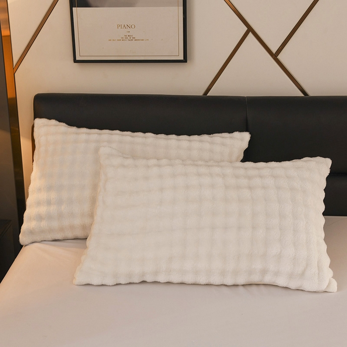 91家纺网 家纺一手货源 找家纺 爱彼家纺 2025秋冬新款玉兔云绒毛毯毯子午睡毯玉兔云绒-系列二 【简梦】-米白