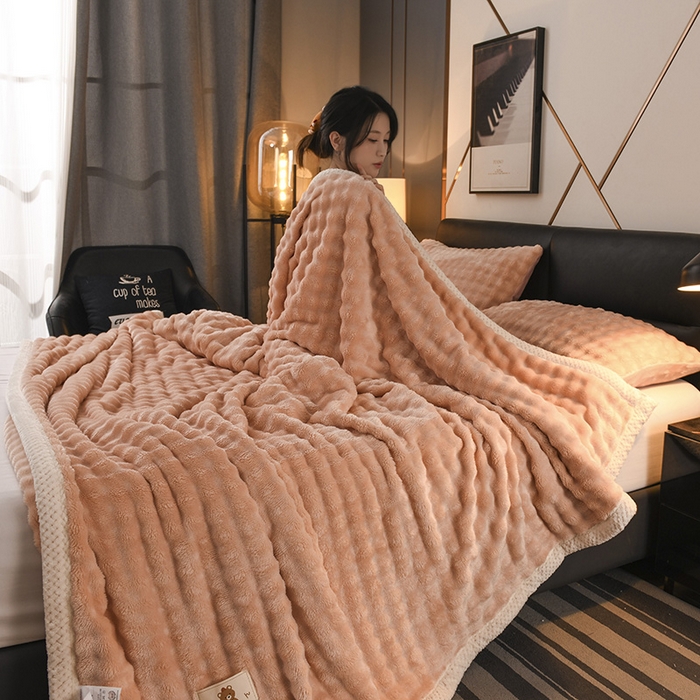 91家纺网 家纺一手货源 找家纺 爱彼家纺 2025秋冬新款玉兔云绒毛毯毯子午睡毯玉兔云绒-系列二 【简梦】-玉粉